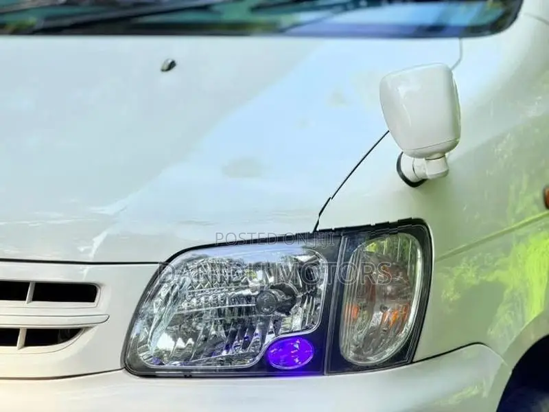 Toyota Noah CR 42 1999