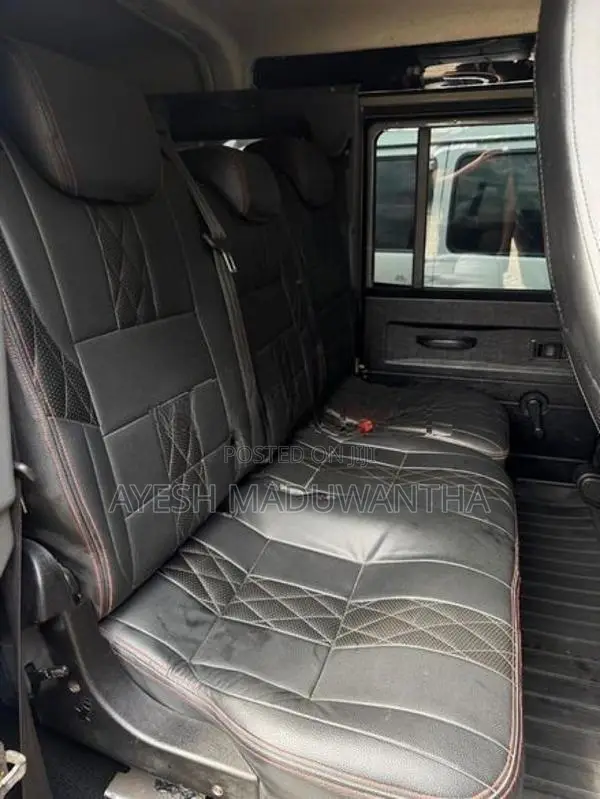 Land Rover Defender 2007