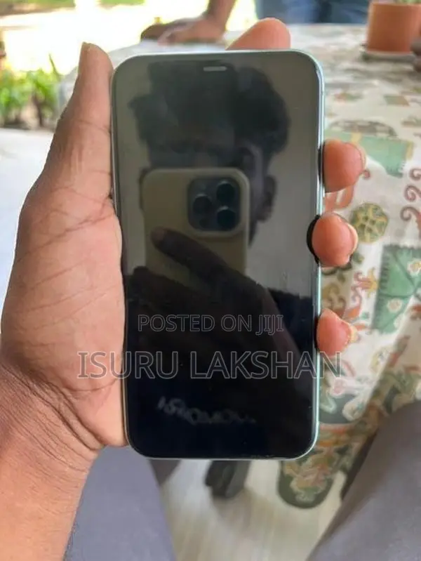 Apple iPhone 11 (Used)