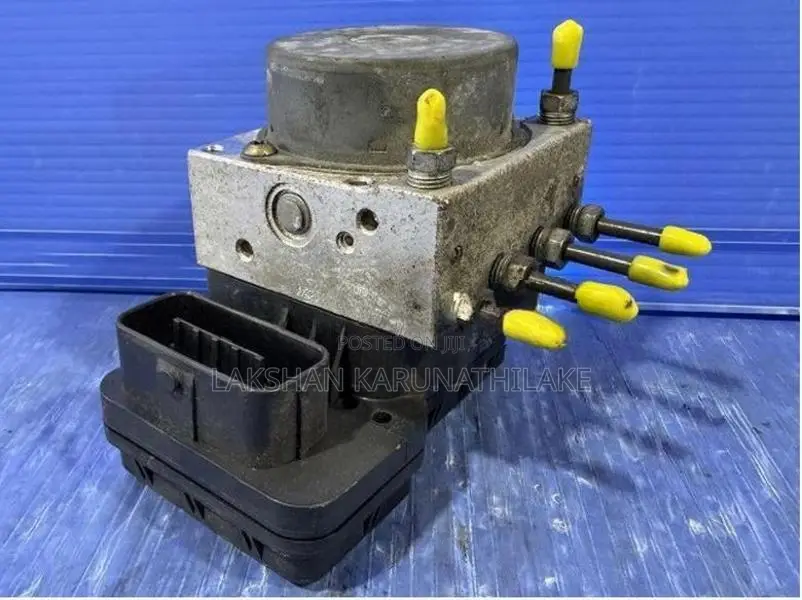 Toyota Vitz ABS unit KSP130