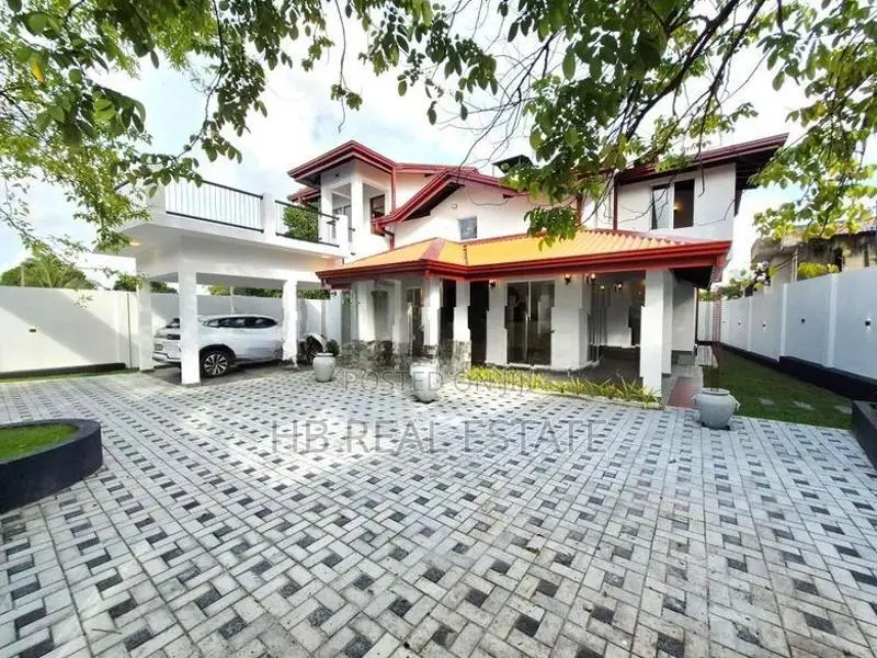 Piliyandala Architecture Designed Super Luxury Two Storey House
