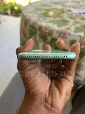 Apple iPhone 11 (Used)