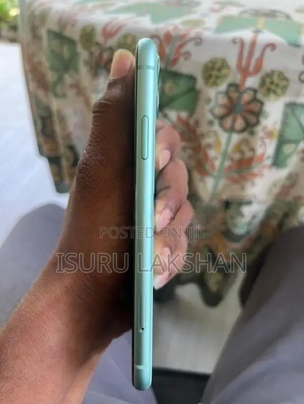 Apple iPhone 11 (Used)