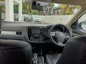 Mitsubishi Outlander 2015