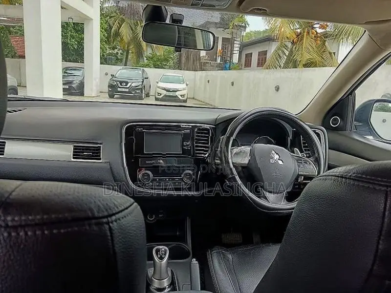 Mitsubishi Outlander 2015