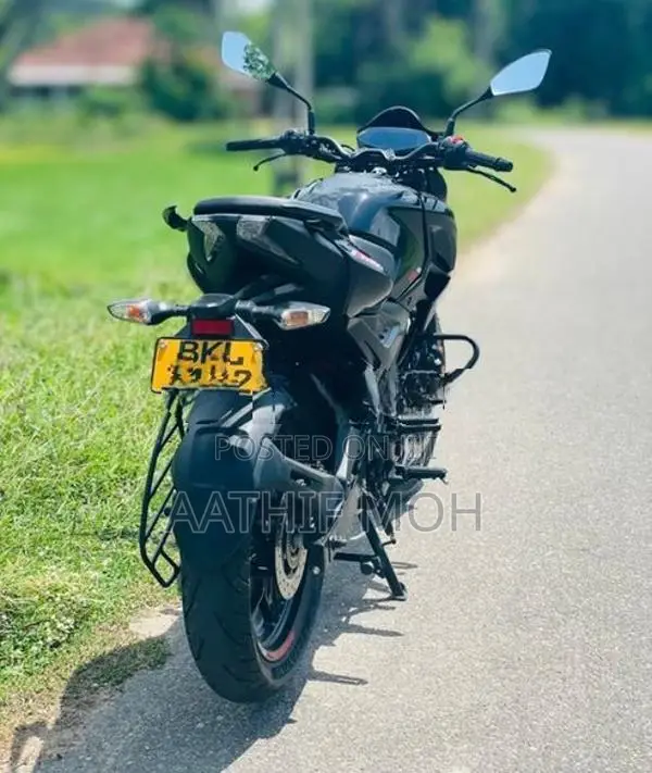 Bajaj Pulsar N160 2025