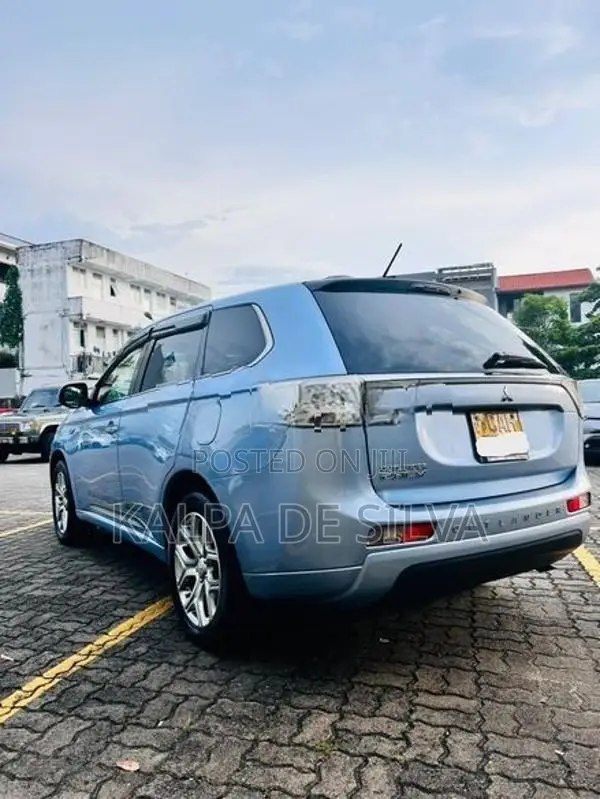 Mitsubishi Outlander 2014
