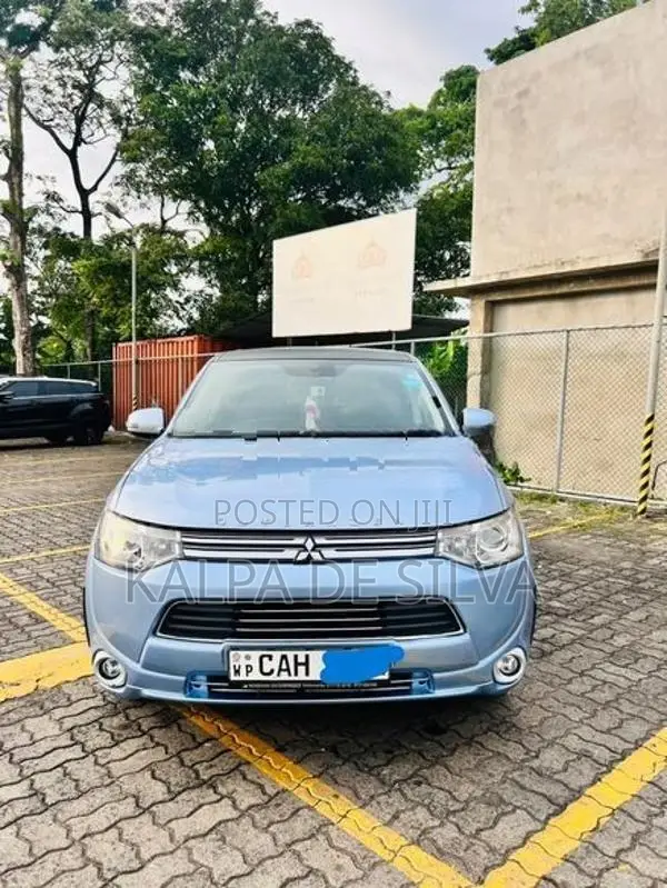 Mitsubishi Outlander 2014