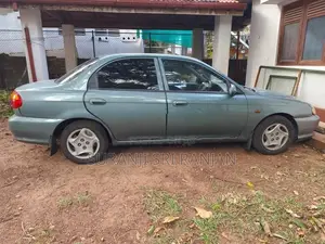 Kia Sephia 2000