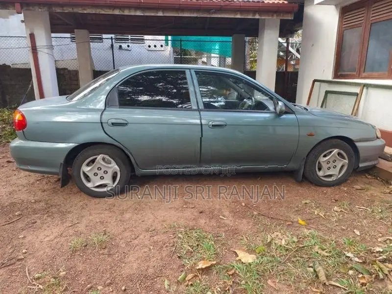 Kia Sephia 2000