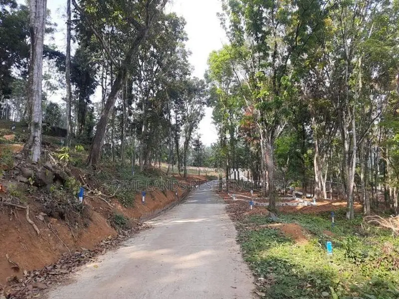 Residential land for sale in Nelundeniya