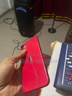 Apple iPhone 11 Red (Used)