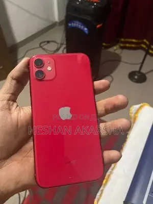 Apple iPhone 11 Red (Used)