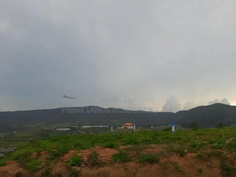 Mountain view land for sale in Meepilimana