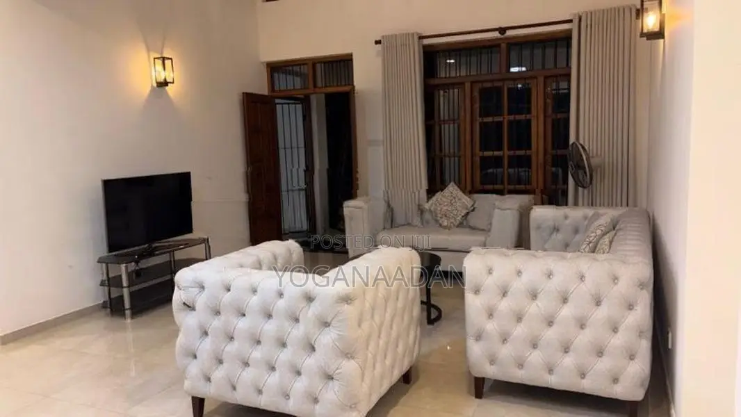 4 Bedroom 2 Bathroom 2nd Floor House for Rent in Hokandara