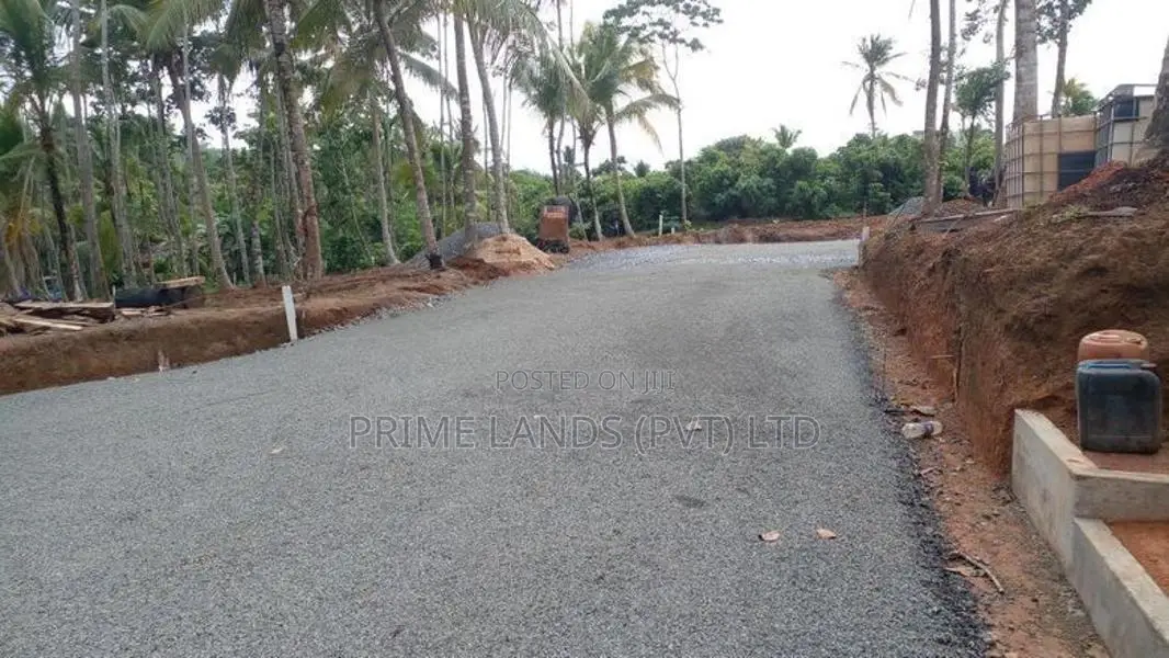 අහංගම සංචාරක ව්‍යාපාරයට හොඳම තැනකින් බිම් කොටස්
