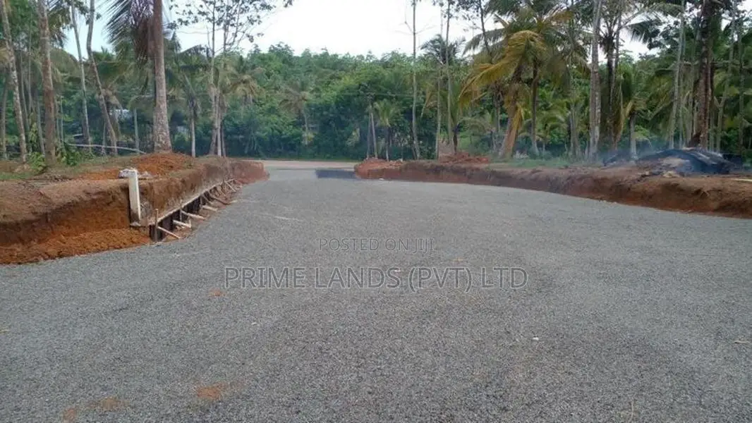 අහංගම සංචාරක ව්‍යාපාරයට හොඳම තැනකින් බිම් කොටස්