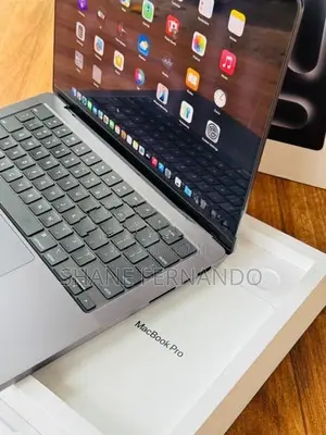 Apple MacBook M3 Pro 14"Inch 18GB/512GB 2023