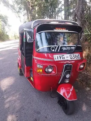Bajaj RE RE-205 2010