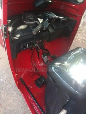 Bajaj RE RE-205 2010