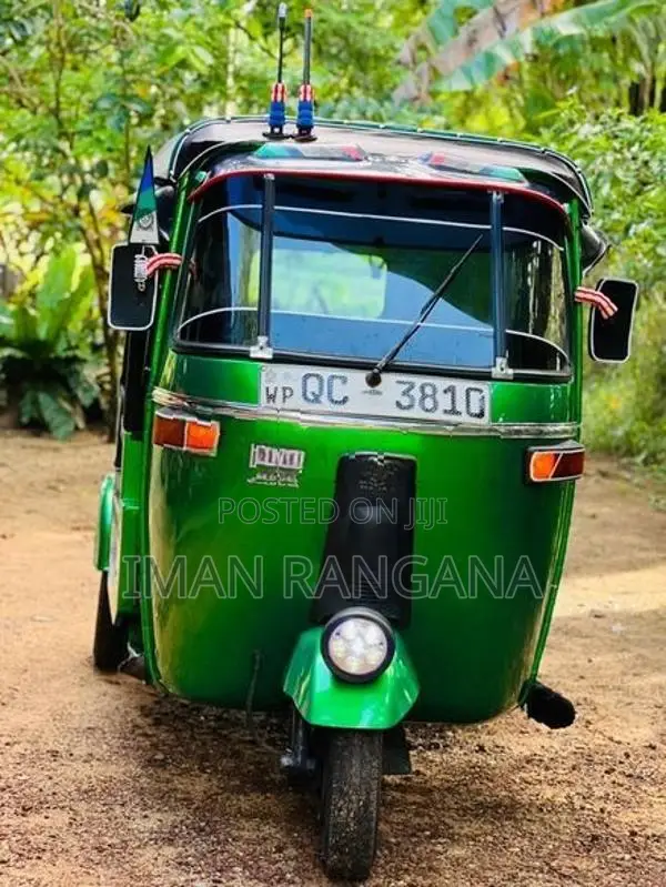 Bajaj RE 2005