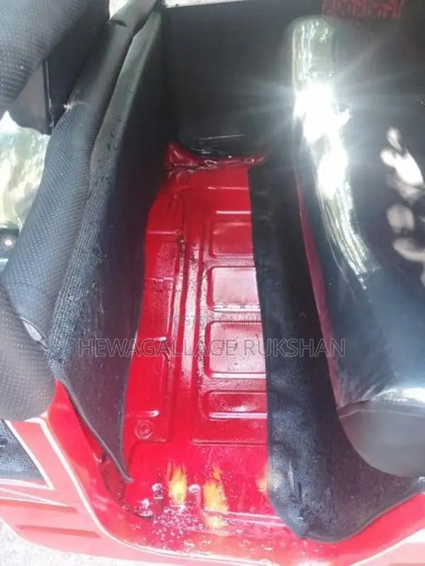 Bajaj RE RE-205 2010