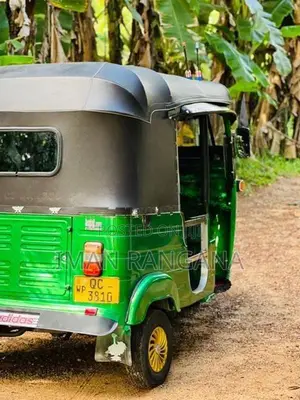 Bajaj RE 2005