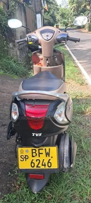 TVS Zest 2017