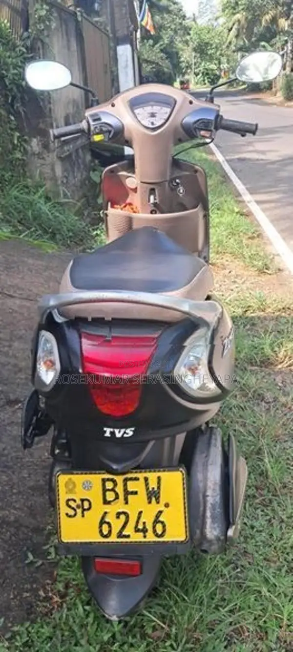 TVS Zest 2017