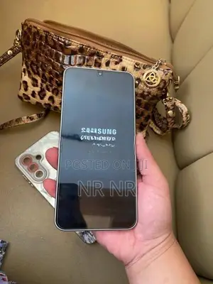 Samsung Galaxy A17 5G 8GB 128GB (Used)
