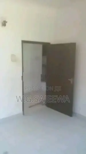 Commercial House Rent in Ja Ela - Main Road Facing