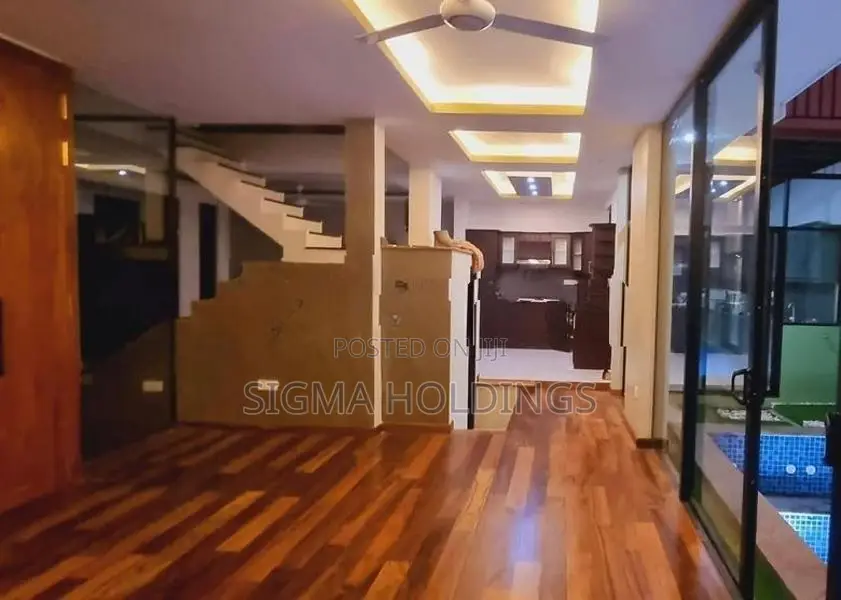 Luxury House with Pool For Sale Facing Kahanthota Road Malabe