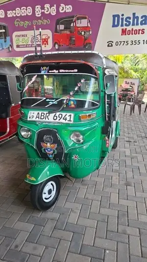 Bajaj RE 4Stroke 2018