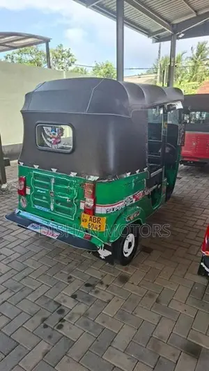 Bajaj RE 4Stroke 2018