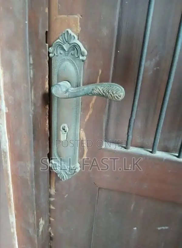 තේක්ක දොරක්