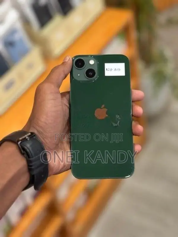 Apple iPhone 13 128GB (Used)