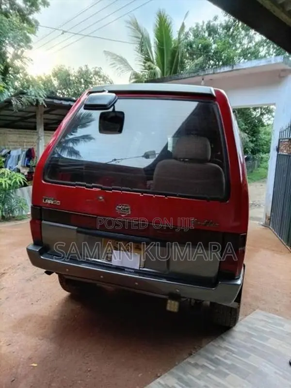 Nissan Largo 2026