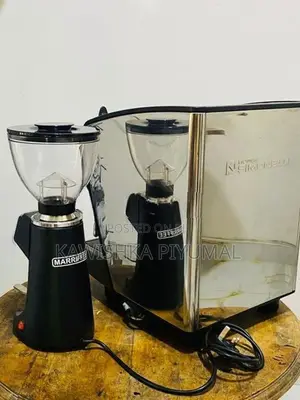 Coffee Machine With Grinder