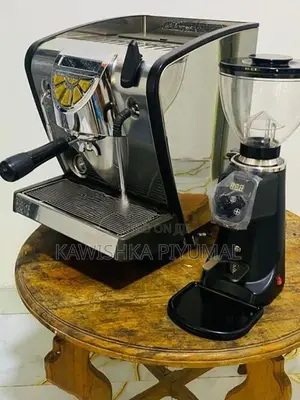 Coffee Machine With Grinder