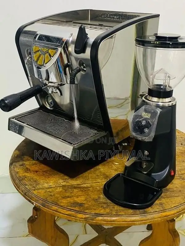 Coffee Machine With Grinder