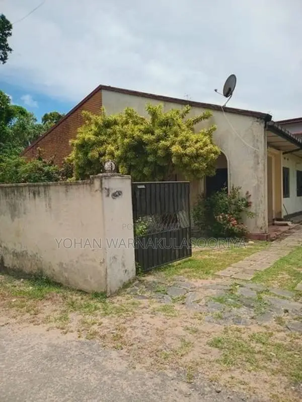Land for Sale with A House in Moratuwa