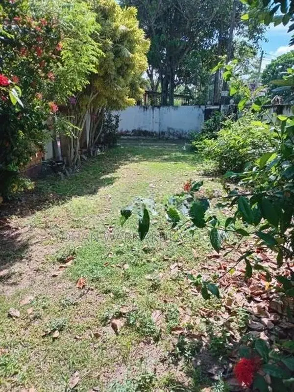 Land for Sale with A House in Moratuwa