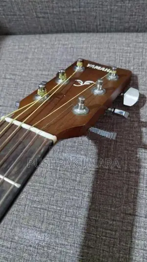 Yamaha F310 Acoustic Guitar