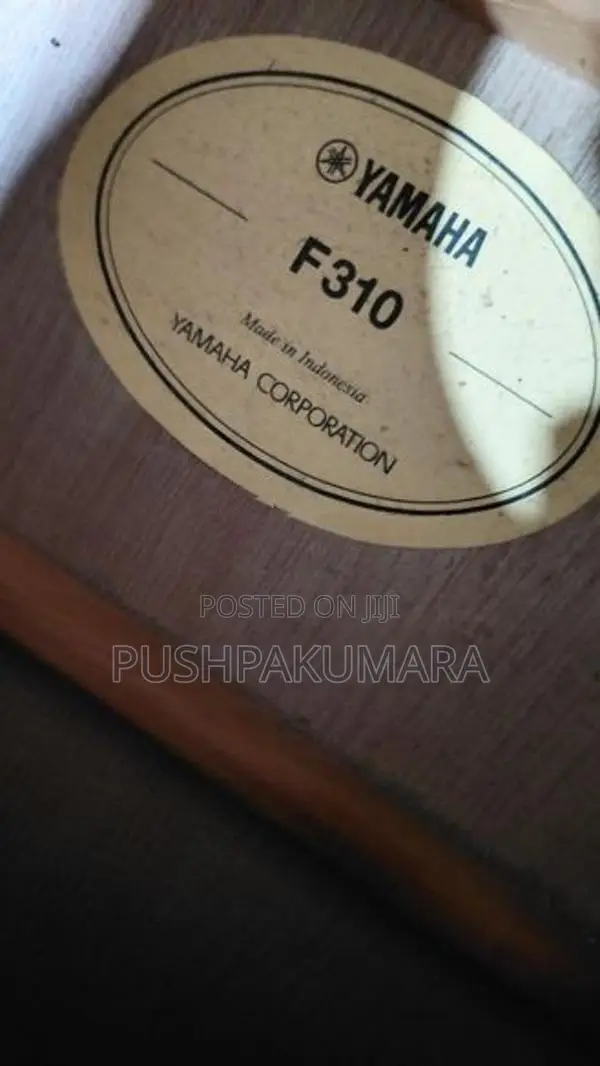 Yamaha F310 Acoustic Guitar