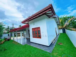 නිදන කාමර 3ක නවීන නිවස විකිණීමට Homagama Pitipana