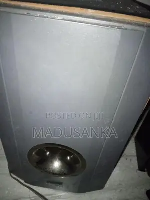 Hitachi Subwoofer