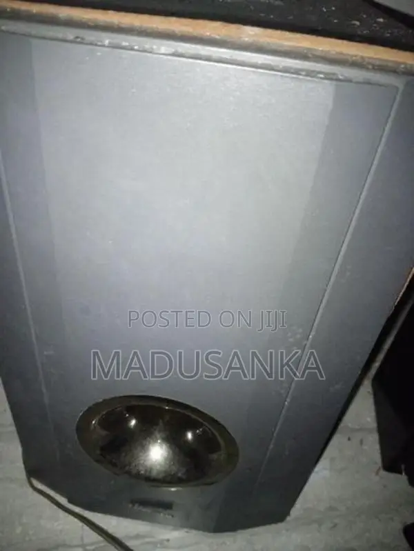Hitachi Subwoofer