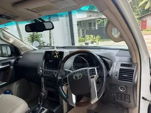 Toyota Land Cruiser Prado TX 150 2011