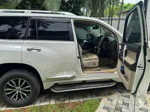 Toyota Land Cruiser Prado TX 150 2011