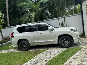 Toyota Land Cruiser Prado TX 150 2011